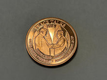 Cargar imagen en el visor de la galería, 1 oz Copper Round - North Korea Handshake
